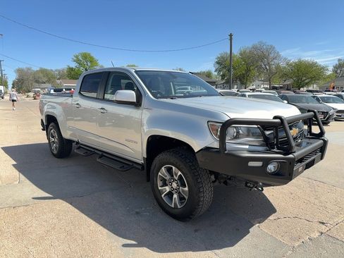 Used 2018 Chevrolet Colorado Z71 AWD/4WD image 4