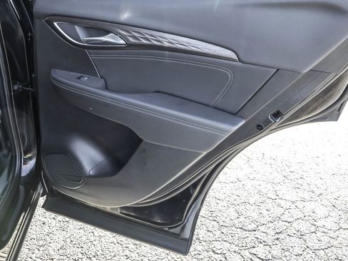 Used 2022 Buick Envision Avenir w/ Technology Package II image 33