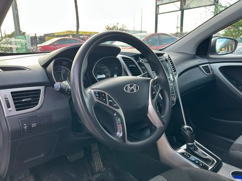 Used 2017 Hyundai Elantra GT FWD image 11
