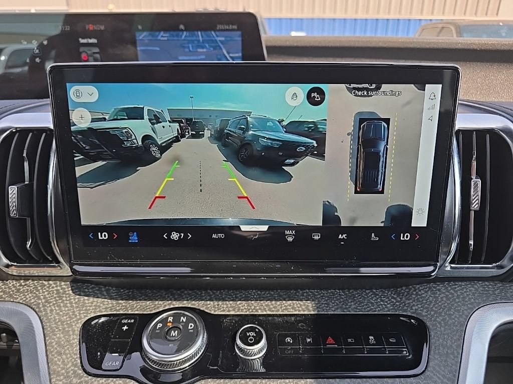 Used 2025 Ford Expedition Tremor AWD/4WD image 32