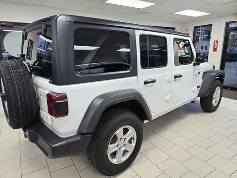 Used 2022 Jeep Wrangler Unlimited Sport image 13