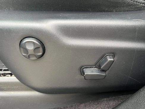 Used 2018 Jeep Grand Cherokee Limited image 13