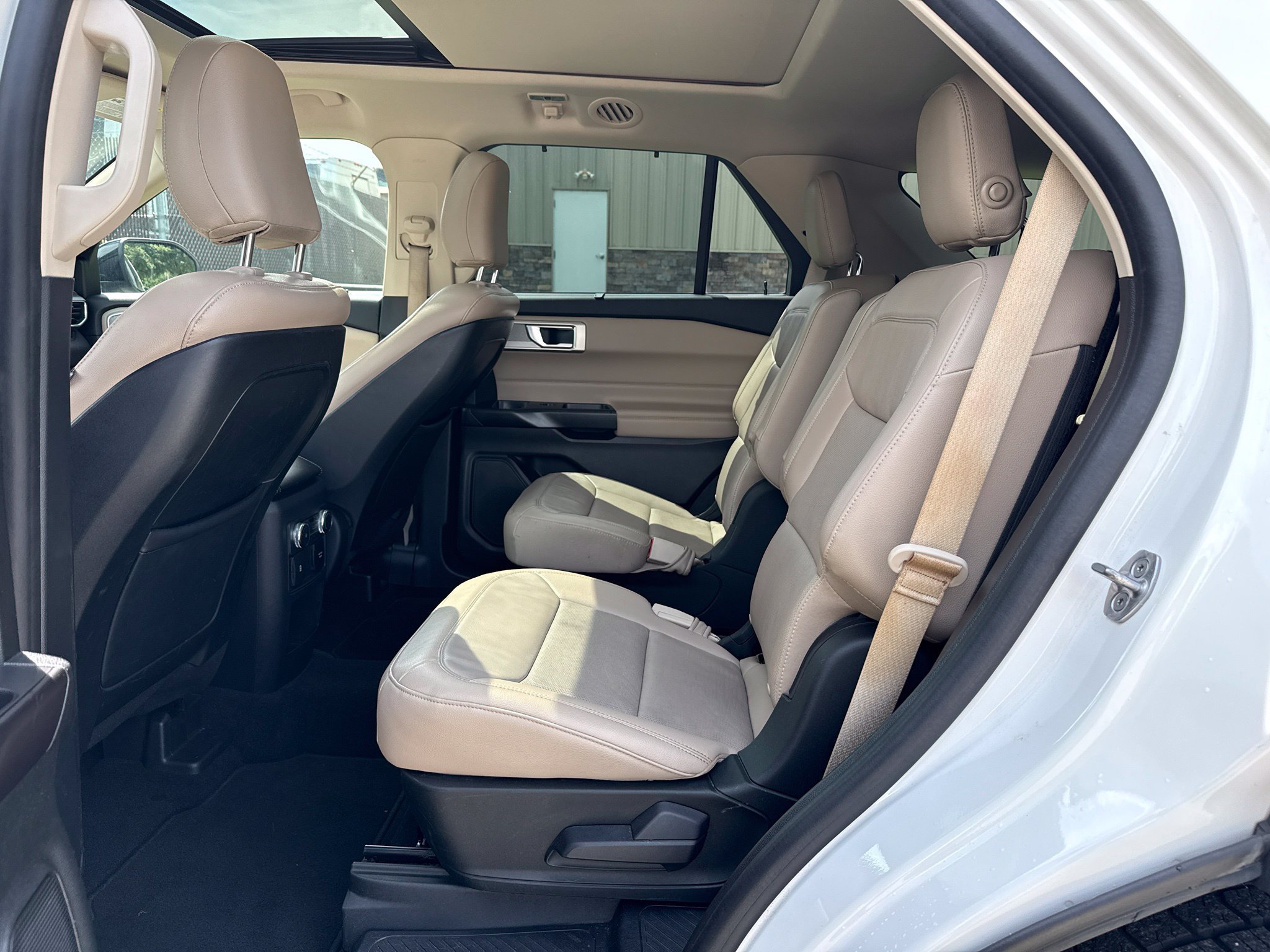 Used 2020 Ford Explorer Limited AWD/4WD image 16