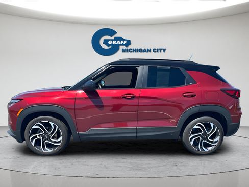 Used 2025 Chevrolet TrailBlazer RS w/ Convenience Package FWD image 2