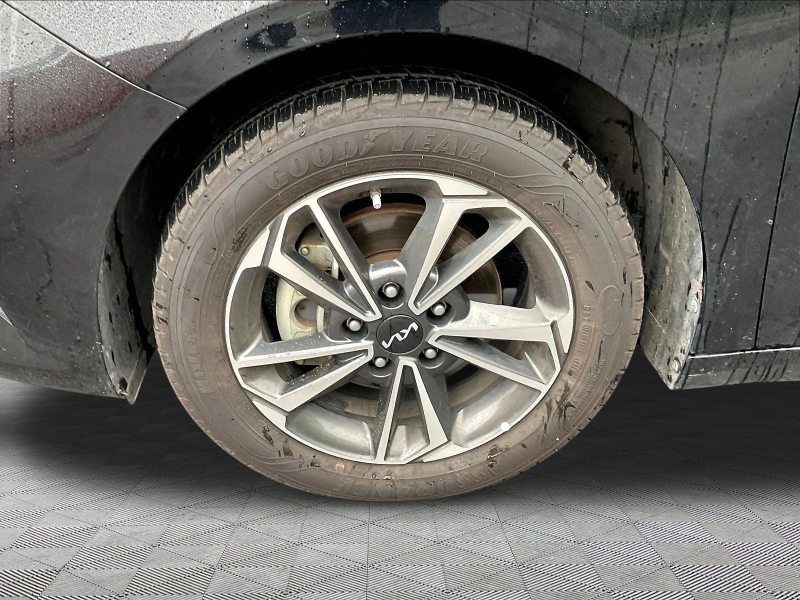 Used 2024 Kia Forte LXS FWD image 33