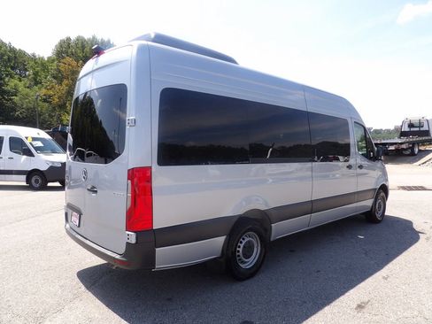 Used 2025 Mercedes-Benz Sprinter 2500 image 8