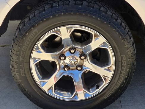 Used 2016 RAM 1500 Laramie w/ Convenience Group AWD/4WD image 40
