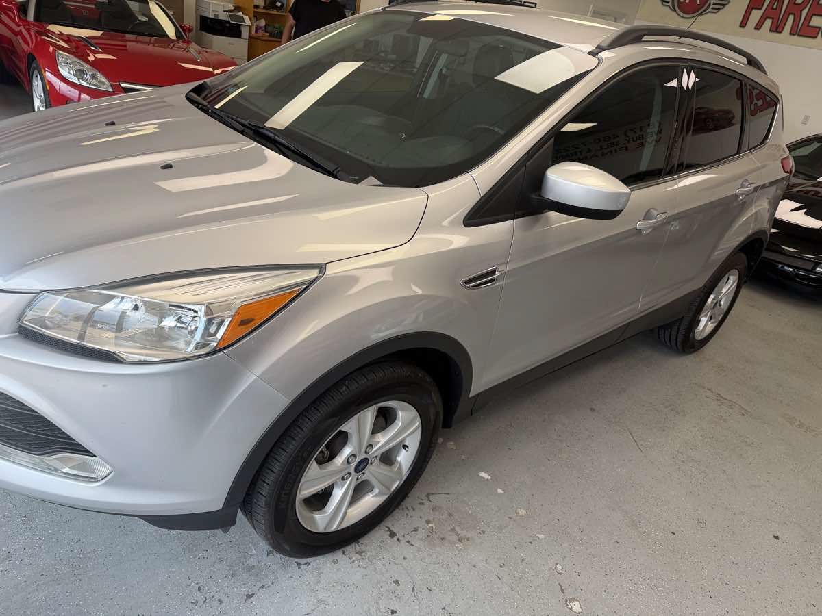 Used 2016 Ford Escape SE w/ SE Leather Comfort Package FWD image 4