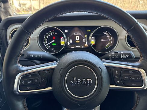 Used 2021 Jeep Wrangler Unlimited Sahara image 10