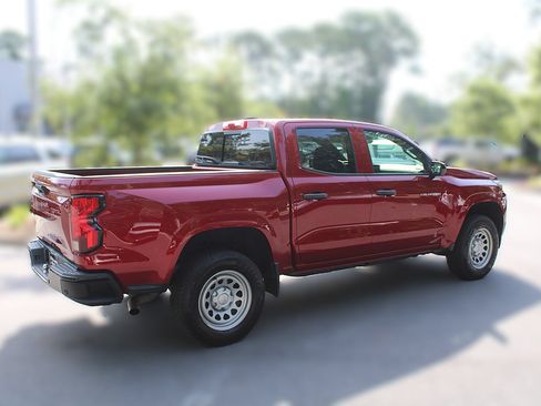 Used 2024 Chevrolet Colorado W/T w/ Technology Package RWD image 14
