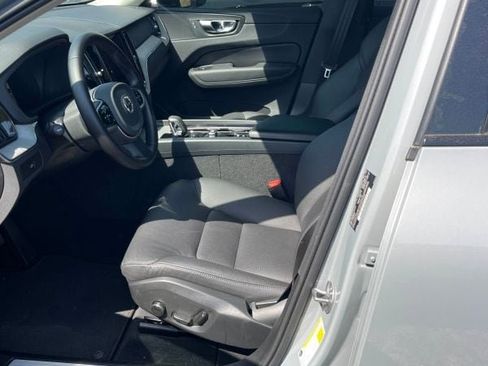 Used 2025 Volvo XC60 B5 Plus image 2