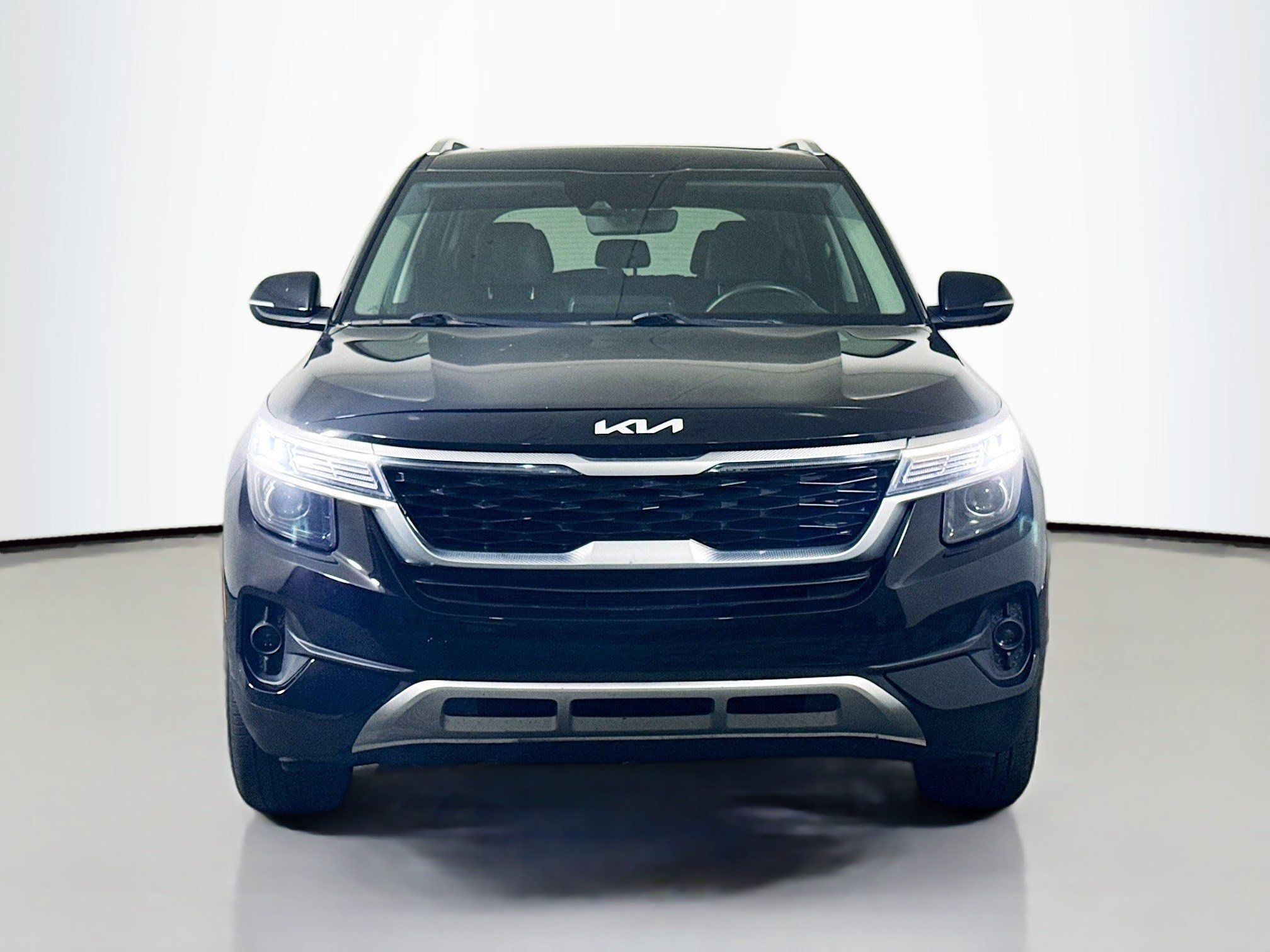 Used 2022 Kia Seltos EX AWD/4WD image 2