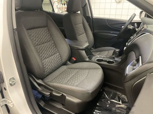 Used 2019 Chevrolet Equinox LT w/ Driver Convenience Package FWD image 20