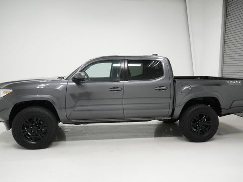 Used 2021 Toyota Tacoma SR w/ SR Convenience Package image 6