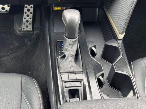 Used 2025 Toyota Camry SE FWD image 6