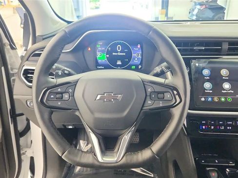 Used 2023 Chevrolet Bolt EUV Premier FWD image 32