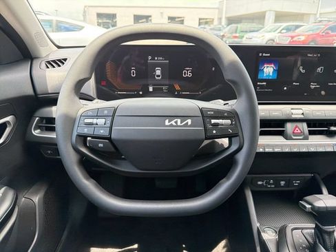 New 2026 Kia K4 FWD image 10