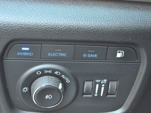 Used 2023 Jeep Grand Cherokee 4WD 4xe w/ Luxury Tech Group II image 36