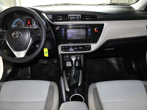 Used 2019 Toyota Corolla LE image 13