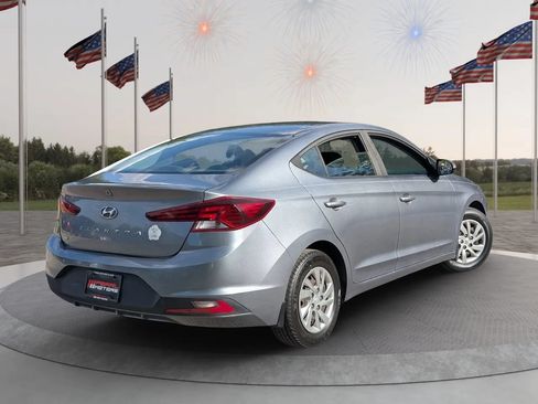 Used 2019 Hyundai Elantra SE w/ Cargo Package FWD image 6