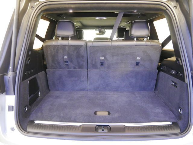 Certified 2023 Jeep Grand Wagoneer Series III w/ HD Trailer Tow Package AWD/4WD image 11
