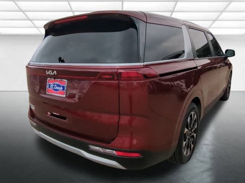 Used 2024 Kia Carnival EX image 28