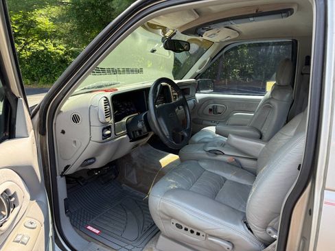 Used 1998 Chevrolet Silverado 2500 2WD Extended Cab w/ Preferred Equipment Group 3 image 8