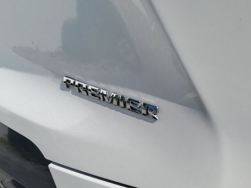 Used 2022 Chevrolet Blazer Premier FWD image 6