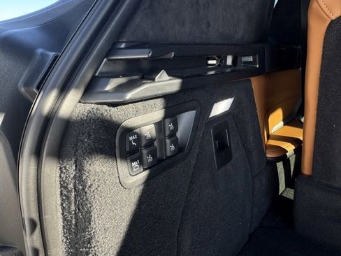 Used 2023 BMW X7 xDrive40i w/ M Sport Package image 9