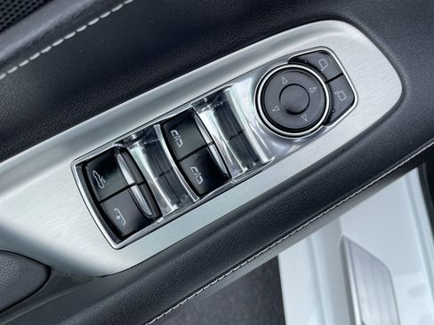 Certified 2024 Chevrolet Corvette Stingray Convertible w/ Z51 Performance Package image 21