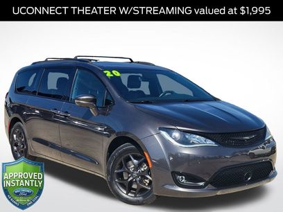 Used 2020 Chrysler Pacifica Limited w/ Advanced Safetytec Group