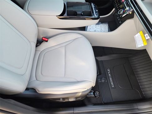 New 2025 Hyundai Tucson Limited image 7