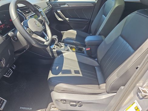 Certified 2024 Volkswagen Tiguan SE R-Line AWD/4WD image 16