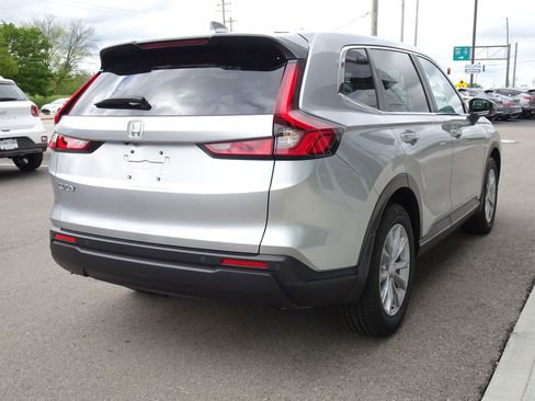 Used 2025 Honda CR-V EX-L image 5