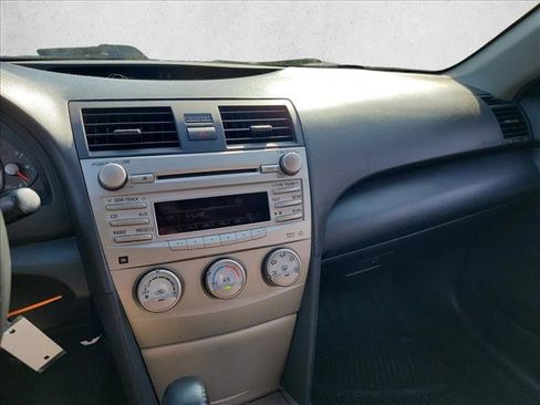 Used 2010 Toyota Camry SE image 21