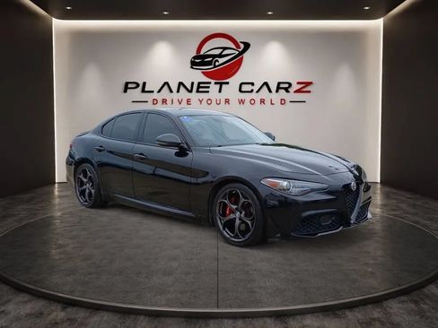 Used 2019 Alfa Romeo Giulia Ti Sport w/ Quick Order Package 22U Sport RWD image 7