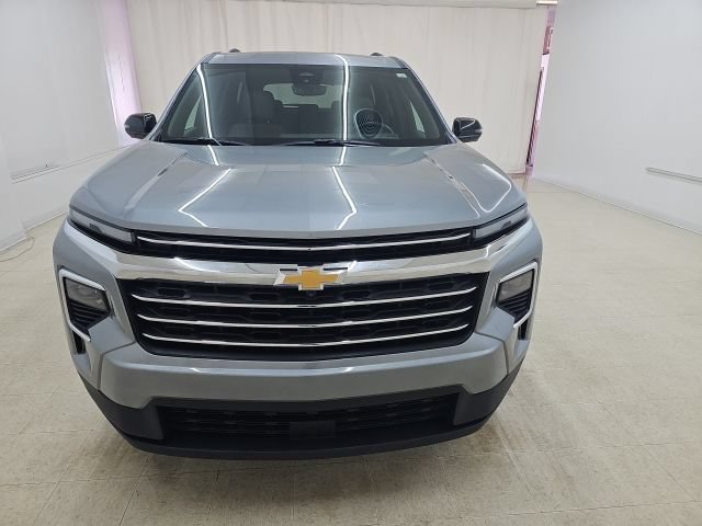 Used 2026 Chevrolet Traverse LT w/ Driver Confidence Package FWD image 12