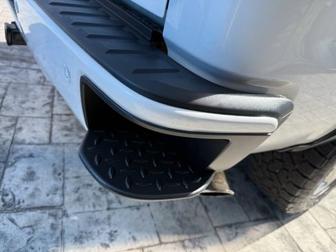 Certified 2018 Chevrolet Silverado 1500 LT w/ Texas Edition image 31