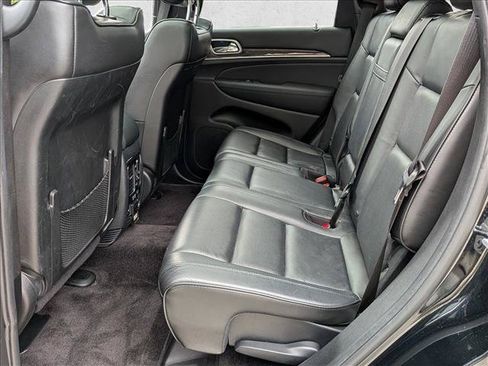 Used 2018 Jeep Grand Cherokee Overland AWD/4WD image 20