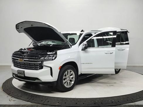 Used 2023 Chevrolet Suburban Premier RWD image 11