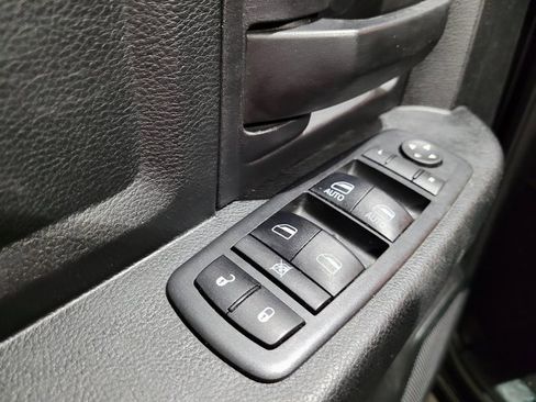 Used 2018 RAM 1500 ST w/ SXT Appearance Group image 42