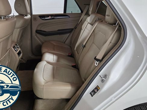 Used 2014 Mercedes-Benz ML 350 4MATIC w/ Premium 1 Package image 27