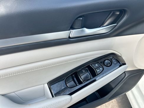 Used 2023 Nissan Altima 2.5 SL FWD image 13