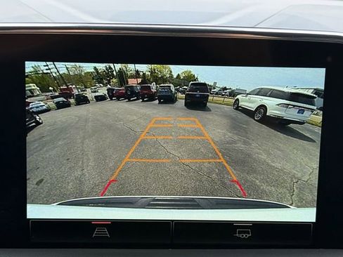 Used 2024 GMC Yukon SLT AWD/4WD image 23