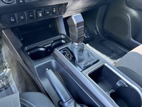 Used 2023 Toyota Tacoma TRD Off-Road w/ Advanced Technology Package AWD/4WD image 37
