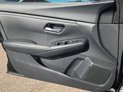 Used 2025 Nissan Sentra SV image 26