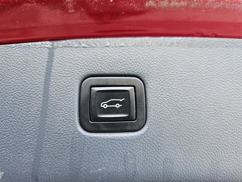 Used 2019 Chevrolet Blazer LT image 13