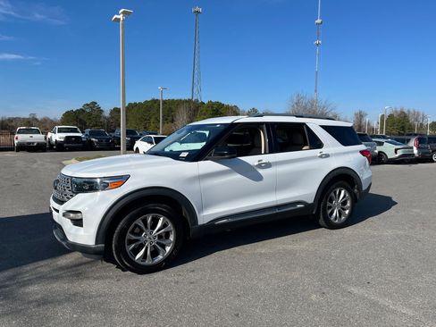 Used 2021 Ford Explorer Limited w/ Equipment Group 301A image 14