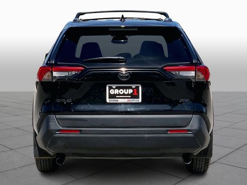 Used 2025 Toyota RAV4 XLE w/ Convenience Package image 5