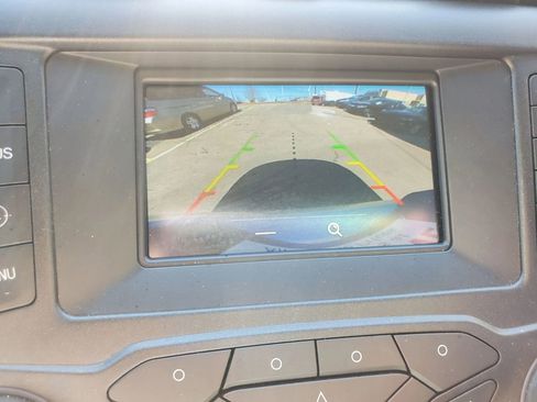 Used 2017 Ford Fusion SE w/ Equipment Group 201A image 4